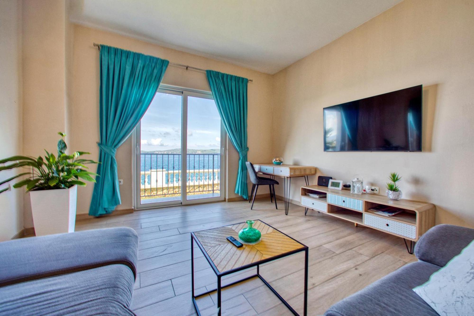 Aqua Apartment