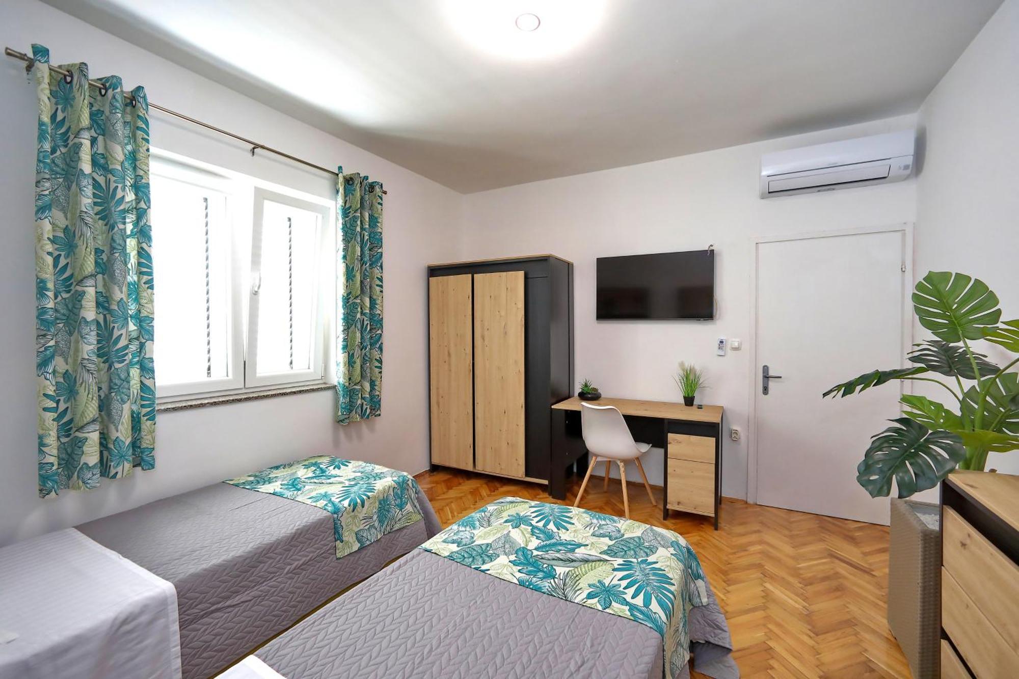 Aqua Apartment